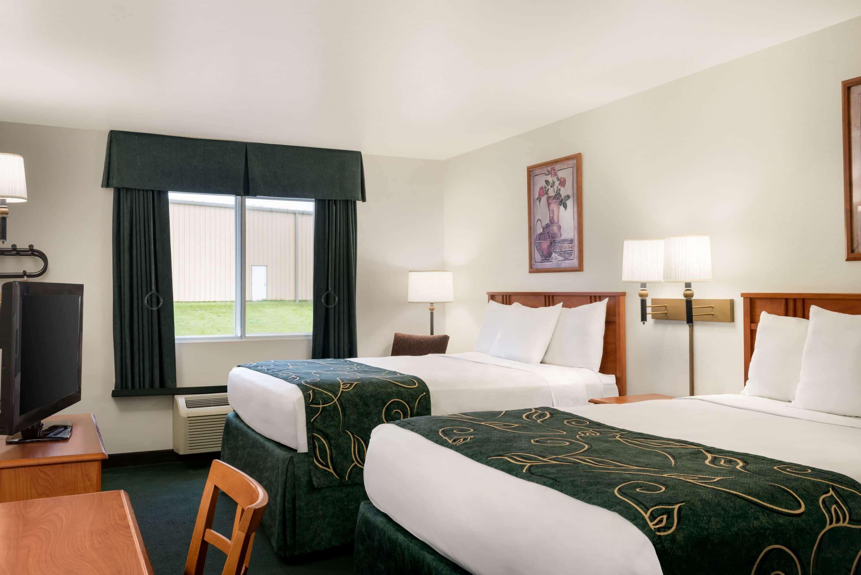 Travelodge By Wyndham Clinton Valley West Court Zewnętrze zdjęcie