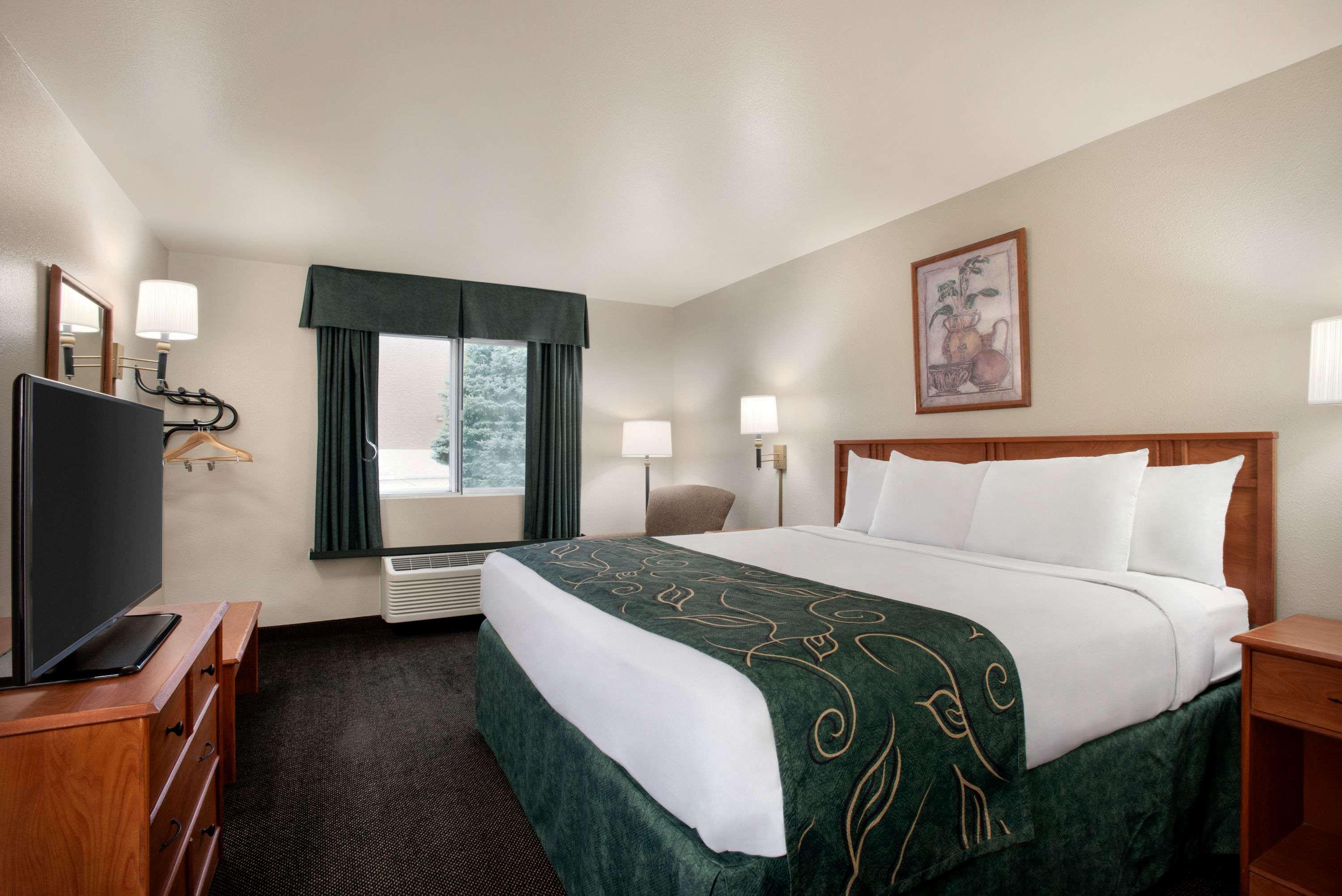 Travelodge By Wyndham Clinton Valley West Court Zewnętrze zdjęcie