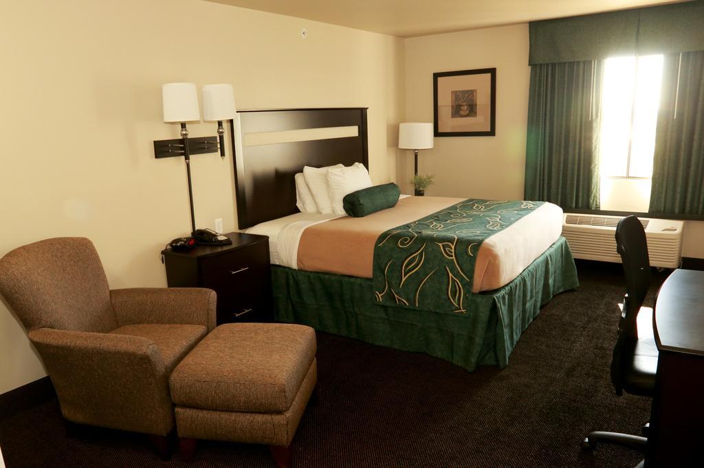 Travelodge By Wyndham Clinton Valley West Court Zewnętrze zdjęcie